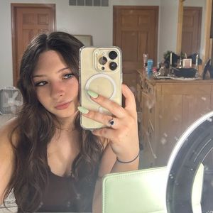 Meet your Posher, Mara